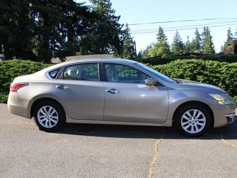 Used 2014 Nissan Altima 2.5 S w/ Display Audio Package FWD image 13