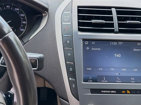 Used 2020 Lincoln MKZ FWD image 14
