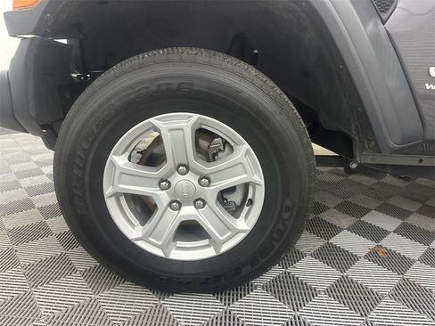 Used 2018 Jeep Wrangler Sport S image 12
