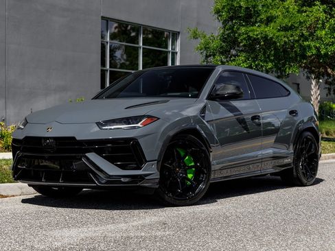Used 2023 Lamborghini Urus Performante AWD/4WD image 35