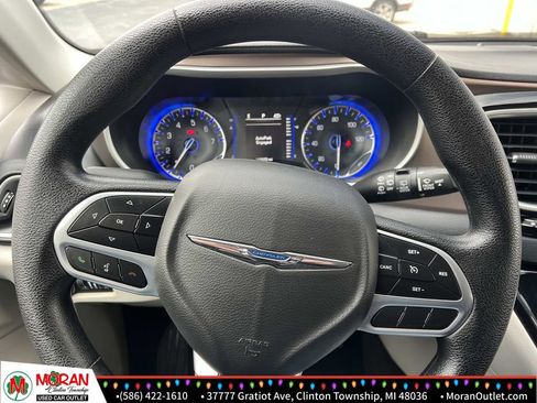 Used 2021 Chrysler Voyager LX image 17