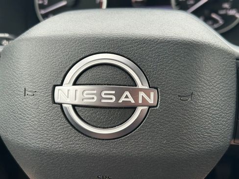 Used 2025 Nissan Rogue SV FWD image 32