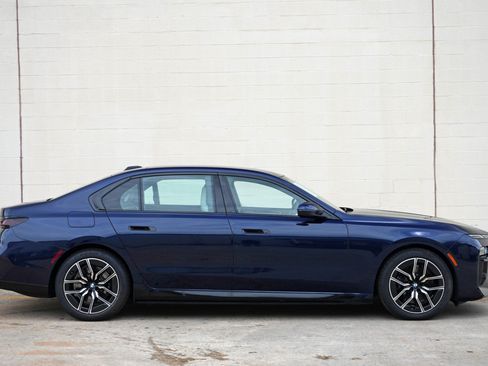 Used 2023 BMW i7 xDrive60 AWD/4WD image 69
