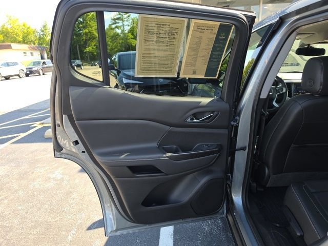 Certified 2023 GMC Acadia SLT FWD image 20