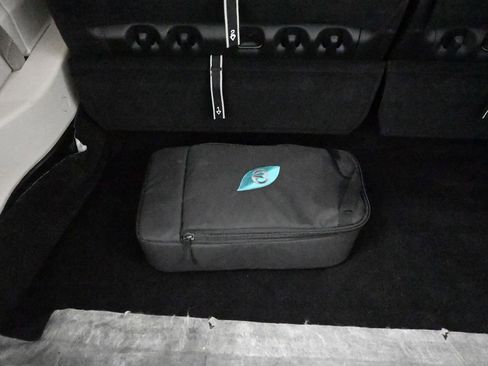 Used 2024 Chrysler Pacifica Limited FWD image 25