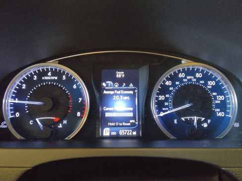 Used 2015 Toyota Camry XLE image 23