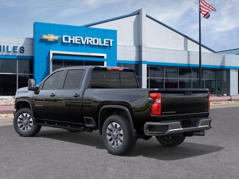 New 2026 Chevrolet Silverado 2500 LT image 3