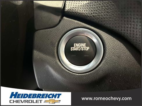 Used 2023 Chevrolet Equinox Premier AWD/4WD image 28