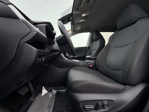 Used 2024 Toyota RAV4 XLE image 15