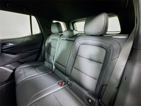 Used 2025 Chevrolet Equinox LT w/ Convenience Package II image 22