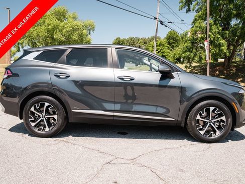 Used 2024 Kia Sportage EX FWD image 9