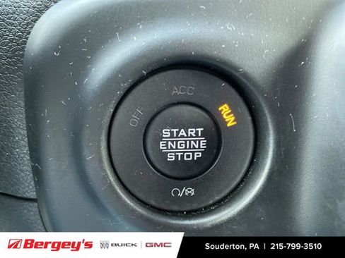 Used 2022 Jeep Wrangler Unlimited Sahara image 19