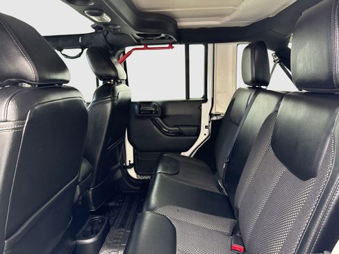 Used 2016 Jeep Wrangler Unlimited Sahara image 35