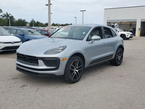 Used 2023 Porsche Macan AWD/4WD image 9
