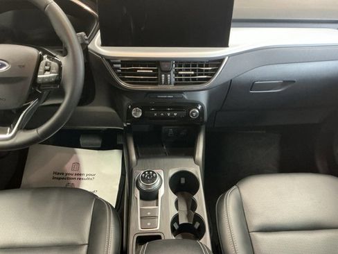 Certified 2025 Ford Escape Platinum AWD/4WD image 11