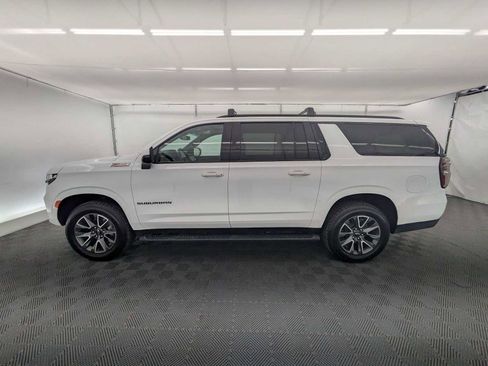 Used 2024 Chevrolet Suburban Z71 image 3