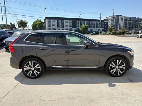 Used 2022 Volvo XC60 B5 Inscription w/ Climate Package image 8