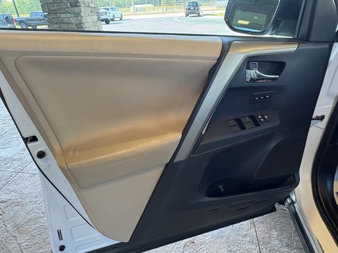 Used 2013 Toyota RAV4 Limited FWD image 20