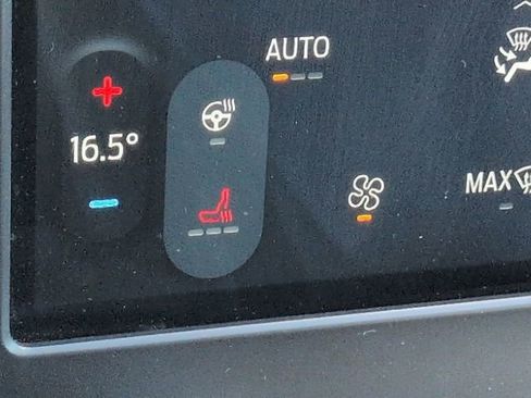 Certified 2024 Ford Edge Titanium image 21