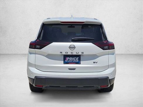 Used 2024 Nissan Rogue SV FWD image 6