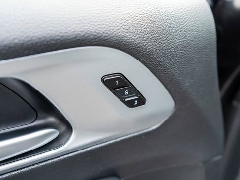 Used 2023 Chrysler Pacifica Touring-L w/ S Appearance Package image 22