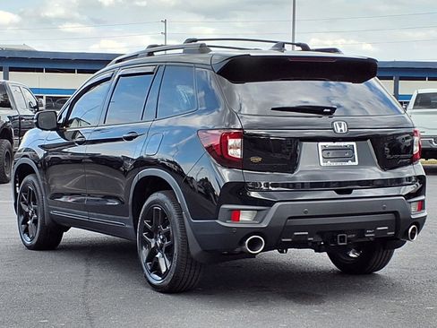 Used 2025 Honda Passport Black Edition image 4