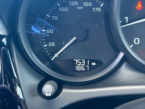 Used 2025 Porsche Macan image 25