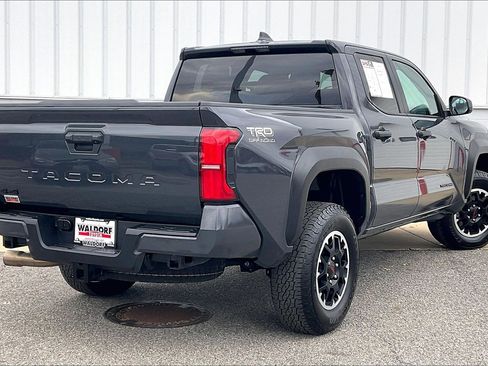 Used 2025 Toyota Tacoma TRD Off-Road image 17