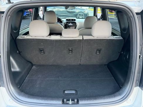 Used 2019 Kia Soul FWD image 14