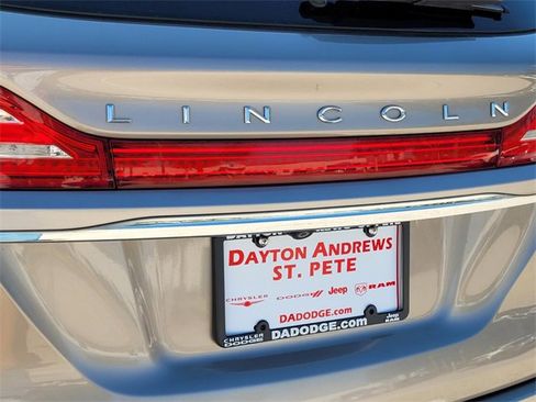 Used 2019 Lincoln MKC Premiere image 11