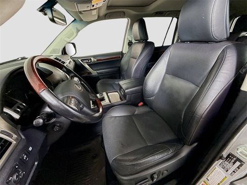 Used 2018 Lexus GX 460 image 15