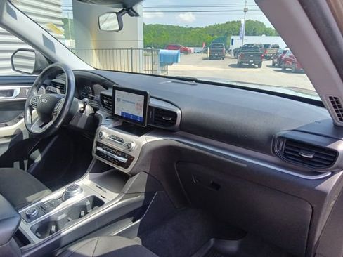 Certified 2021 Ford Explorer XLT AWD/4WD image 35