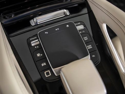 Used 2025 Mercedes-Benz GLE 53 AMG 4MATIC image 31