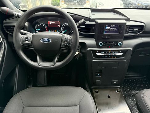 Used 2023 Ford Explorer 4WD Police Interceptor image 2