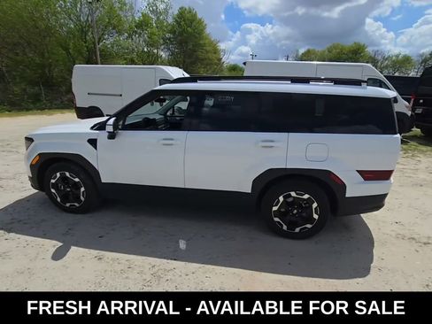Used 2025 Hyundai Santa Fe SEL image 3