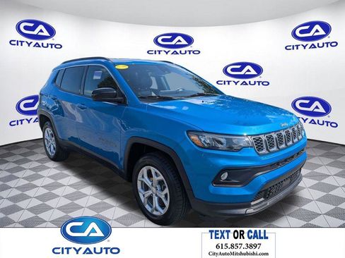 Used 2024 Jeep Compass Latitude image 1