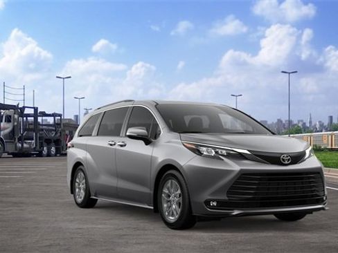 New 2026 Toyota Sienna XLE image 16
