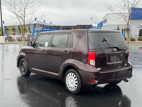 Used 2012 Scion xB FWD image 8