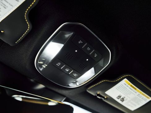 Used 2021 Ferrari F8 Tributo image 81