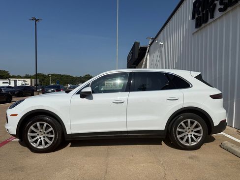 Used 2019 Porsche Cayenne AWD/4WD image 3