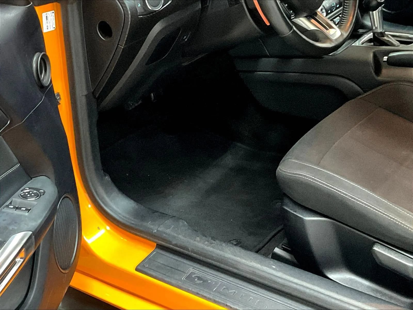 Used 2018 Ford Mustang Coupe RWD image 38