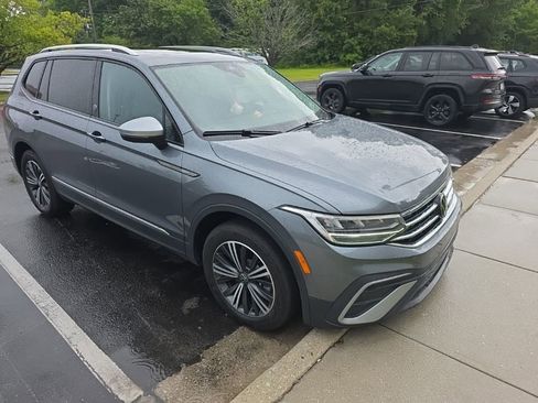 Certified 2024 Volkswagen Tiguan Wolfsburg Edition w/ Panoramic Sunroof Package FWD image 4