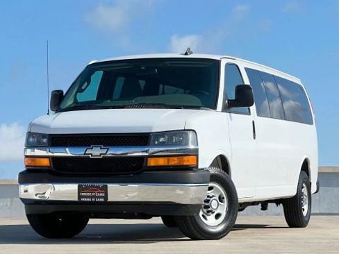 Used 2017 Chevrolet Express 3500 LT w/ LT Preferred Equipment Group image 1