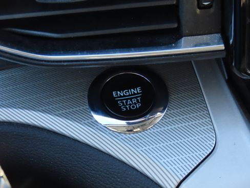 Used 2023 Ford Explorer XLT w/ Equipment Group 202A image 29