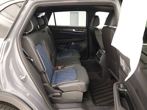 New 2026 Volkswagen Atlas Cross Sport SEL Premium R-Line AWD/4WD image 37