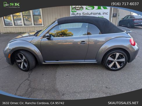Used 2013 Volkswagen Beetle 2.0T FWD image 16