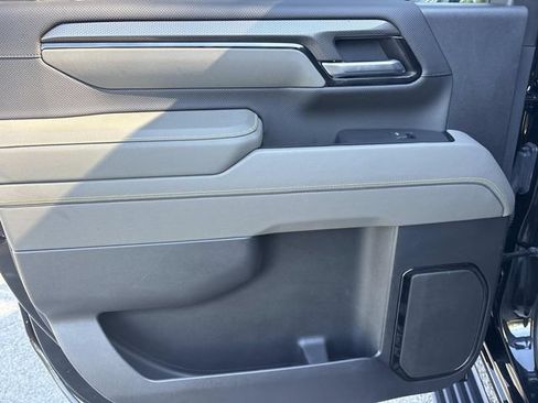 Used 2025 Chevrolet Silverado 2500 ZR2 w/ Technology Package AWD/4WD image 17