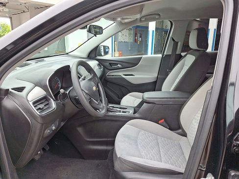 Certified 2020 Chevrolet Equinox LS w/ LS Convenience Package FWD image 11