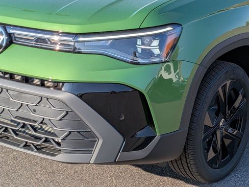 New 2026 Volkswagen Taos SE image 9