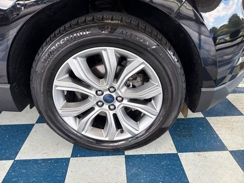 Used 2019 Ford Edge Titanium FWD image 23
